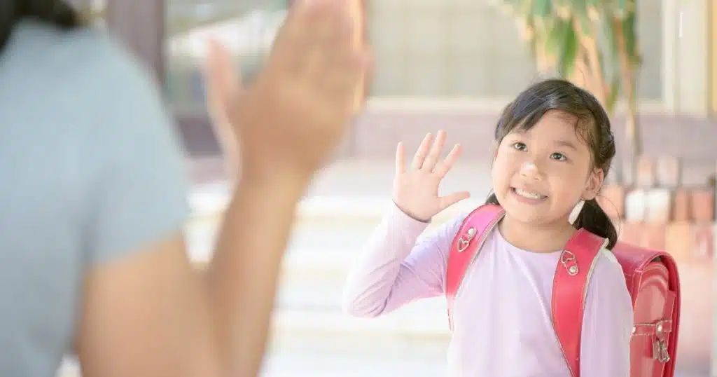 A little girl waving https://www.autismparentingmagazine.com/private-vs-public-behaviors/